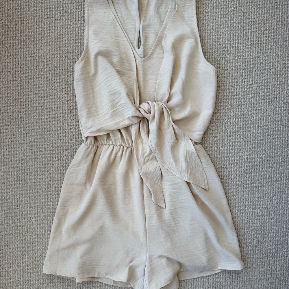 Lulus Beige Tie Front Romper Size S Sleeveless V-Neck